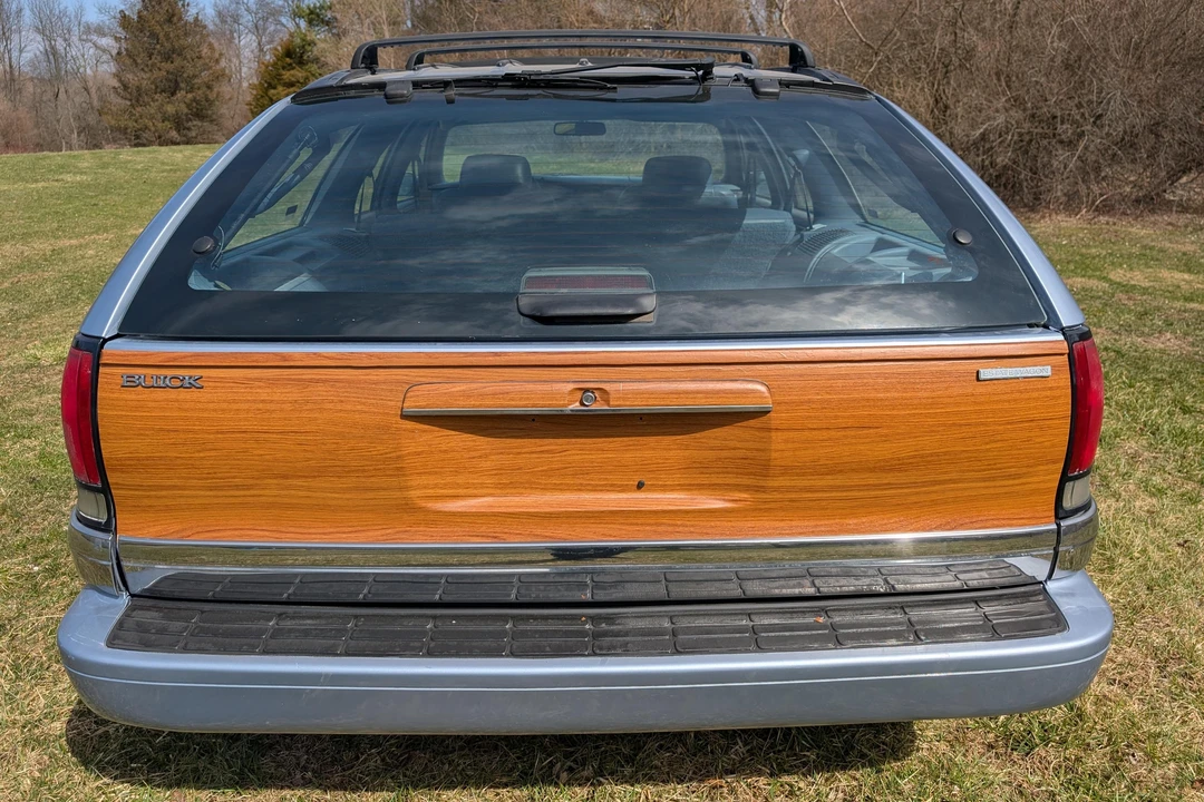 1995 Buick Roadmaster - Image 5 of 31