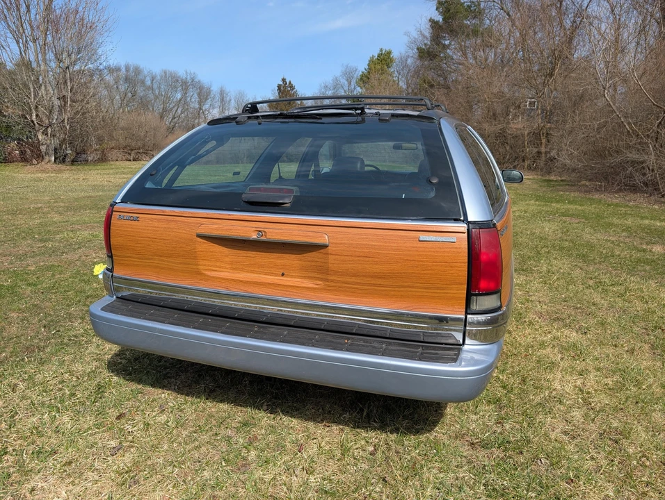 1995 Buick Roadmaster - Image 10 of 31