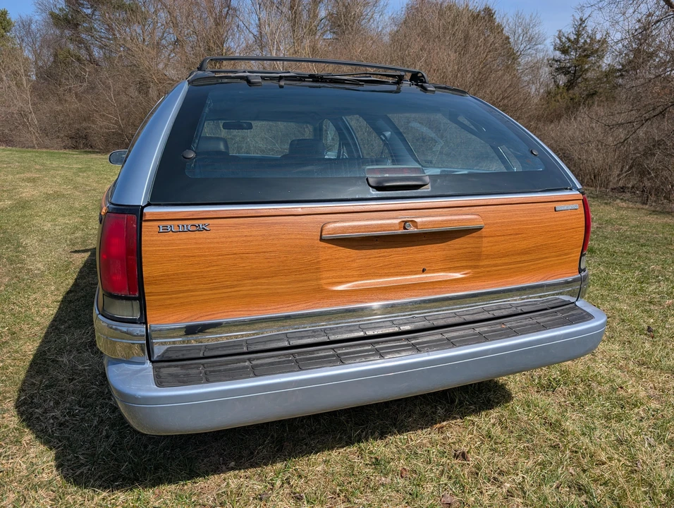 1995 Buick Roadmaster - Image 9 of 31