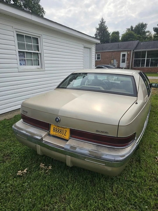 1995 Buick Roadmaster - Image 6 of 10