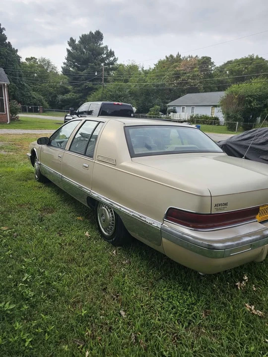 1995 Buick Roadmaster - Image 5 of 10