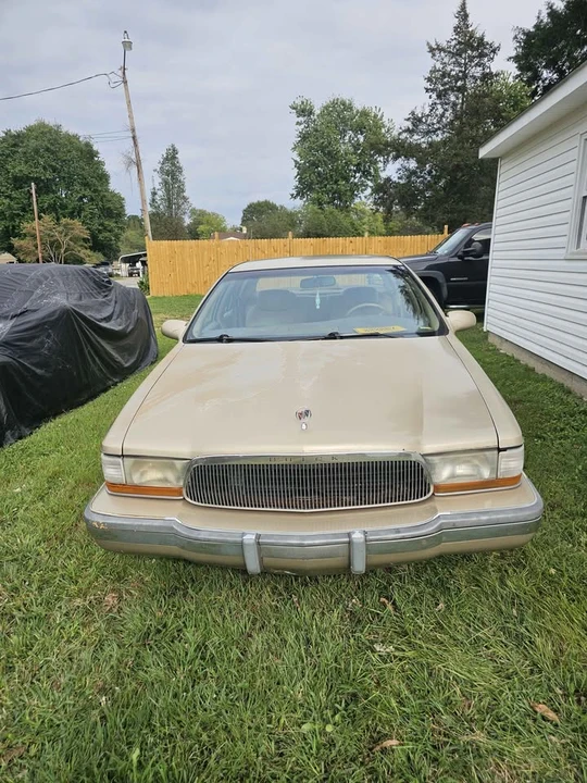 1995 Buick Roadmaster - Image 8 of 10