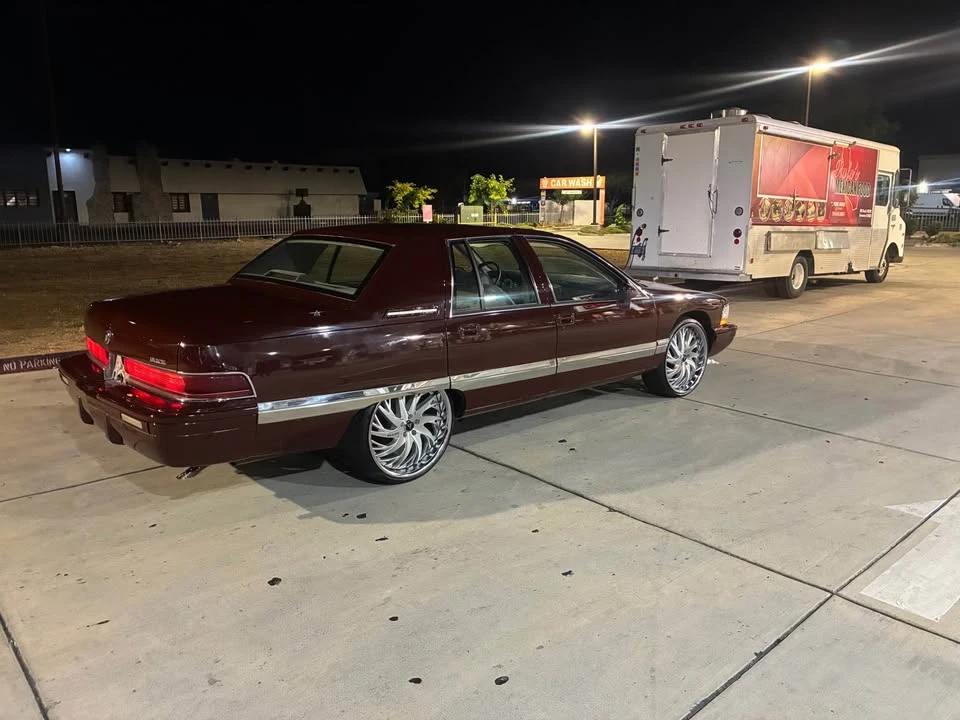 1995 Buick Roadmaster - Image 2 of 20
