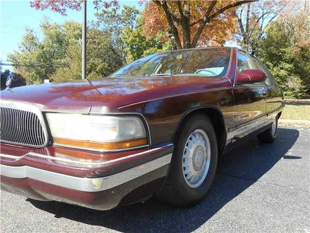 1995 Buick Roadmaster - Image 10 of 12