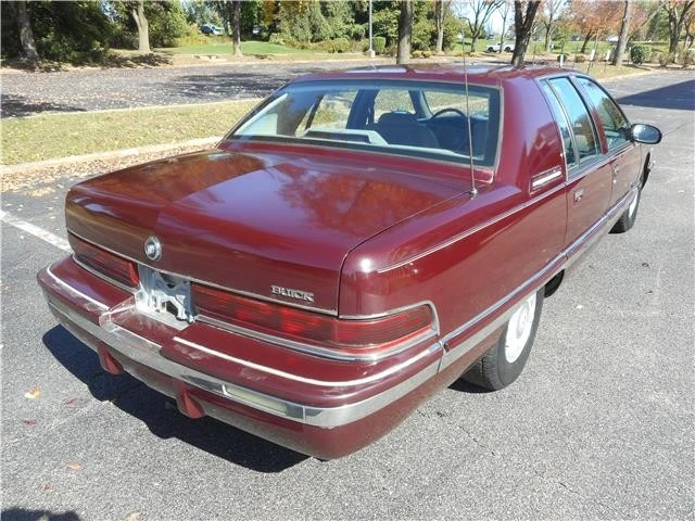 1995 Buick Roadmaster - Image 3 of 12