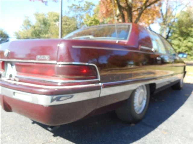 1995 Buick Roadmaster - Image 4 of 12