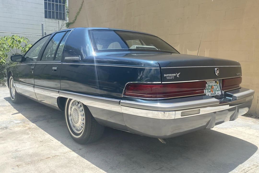 1995 Buick Roadmaster - Image 4 of 5