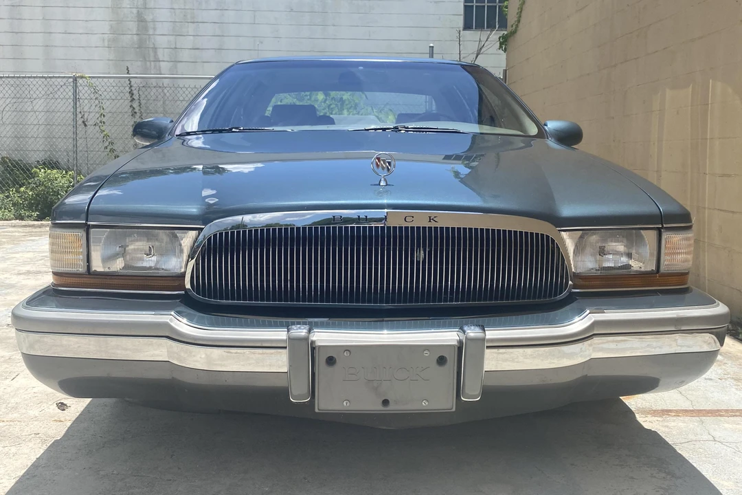 1995 Buick Roadmaster - Image 2 of 5