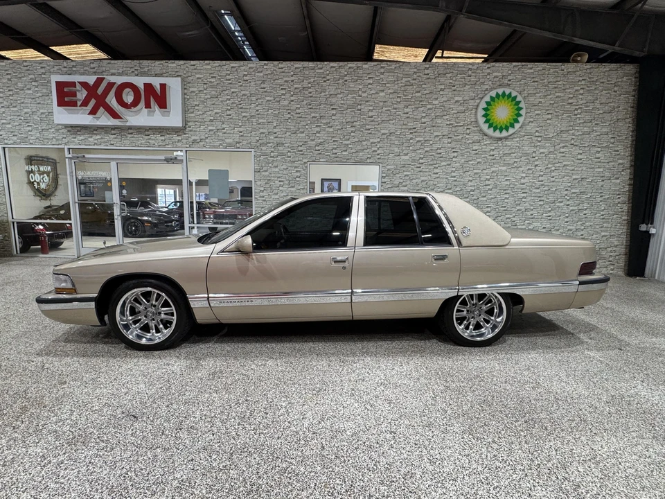 1995 Buick Roadmaster - Image 5 of 31