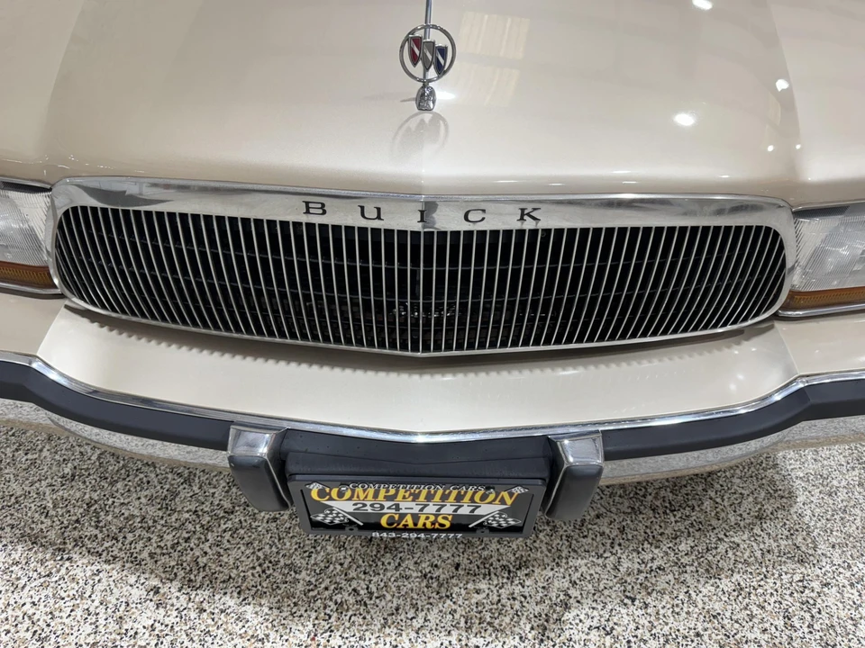 1995 Buick Roadmaster - Image 26 of 31