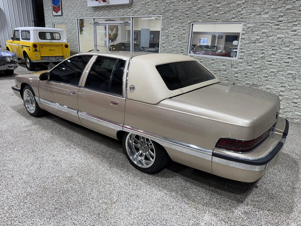 1995 Buick Roadmaster - Image 6 of 31