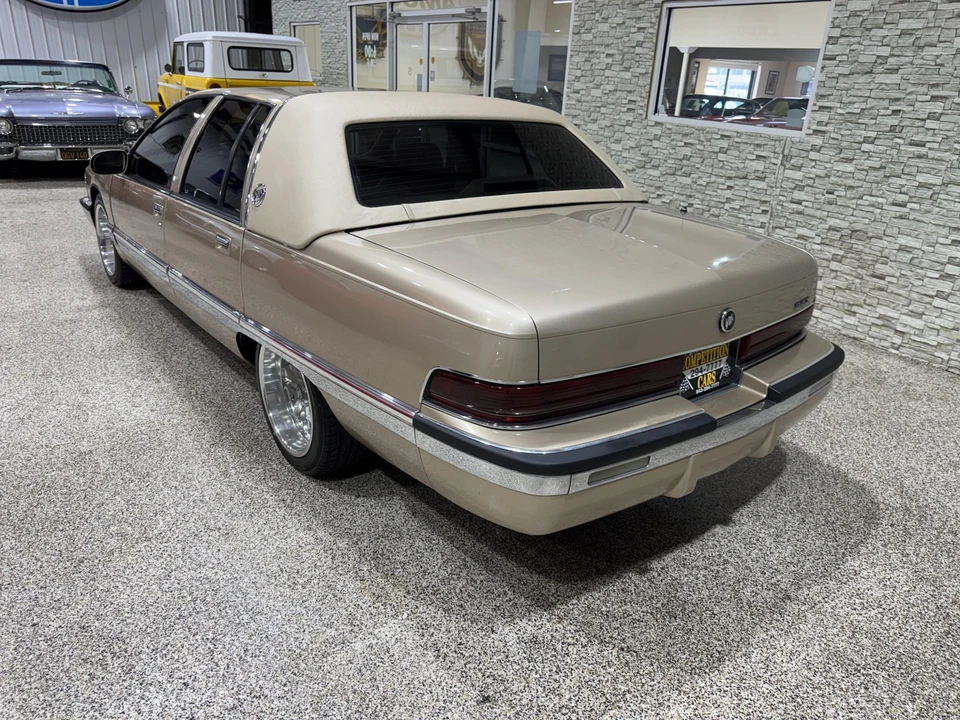 1995 Buick Roadmaster - Image 9 of 31