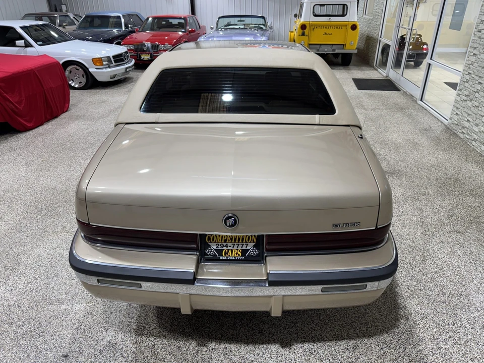1995 Buick Roadmaster - Image 12 of 31