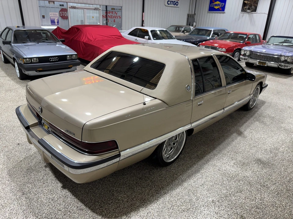 1995 Buick Roadmaster - Image 18 of 31