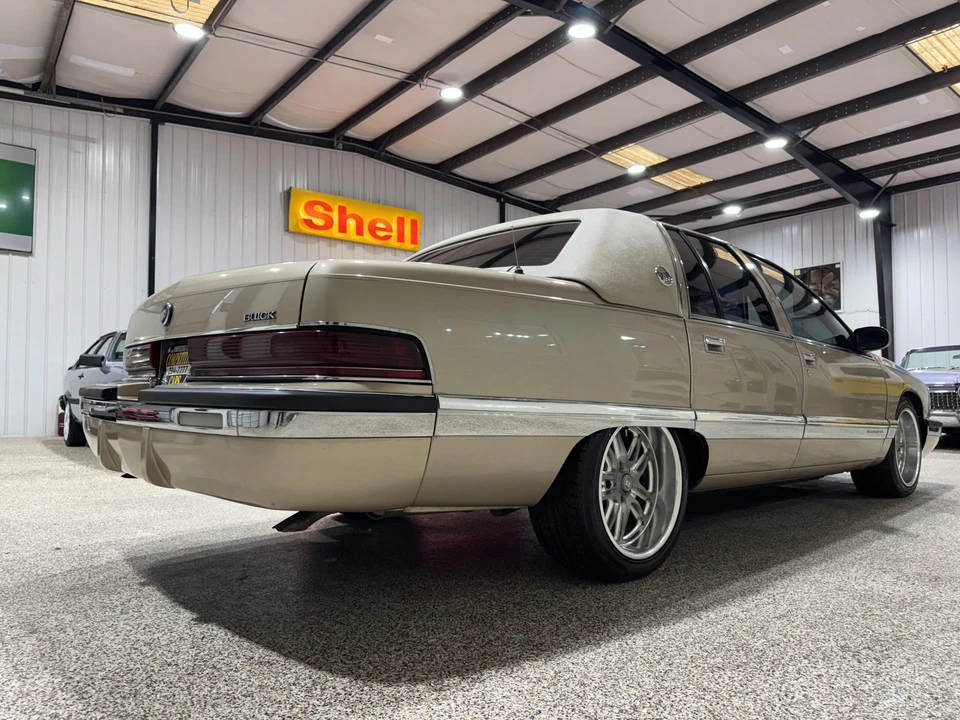 1995 Buick Roadmaster - Image 15 of 31