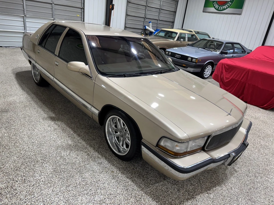1995 Buick Roadmaster - Image 22 of 31