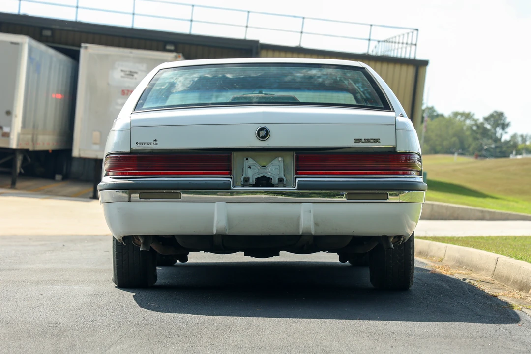 1995 Buick Roadmaster - Image 5 of 31
