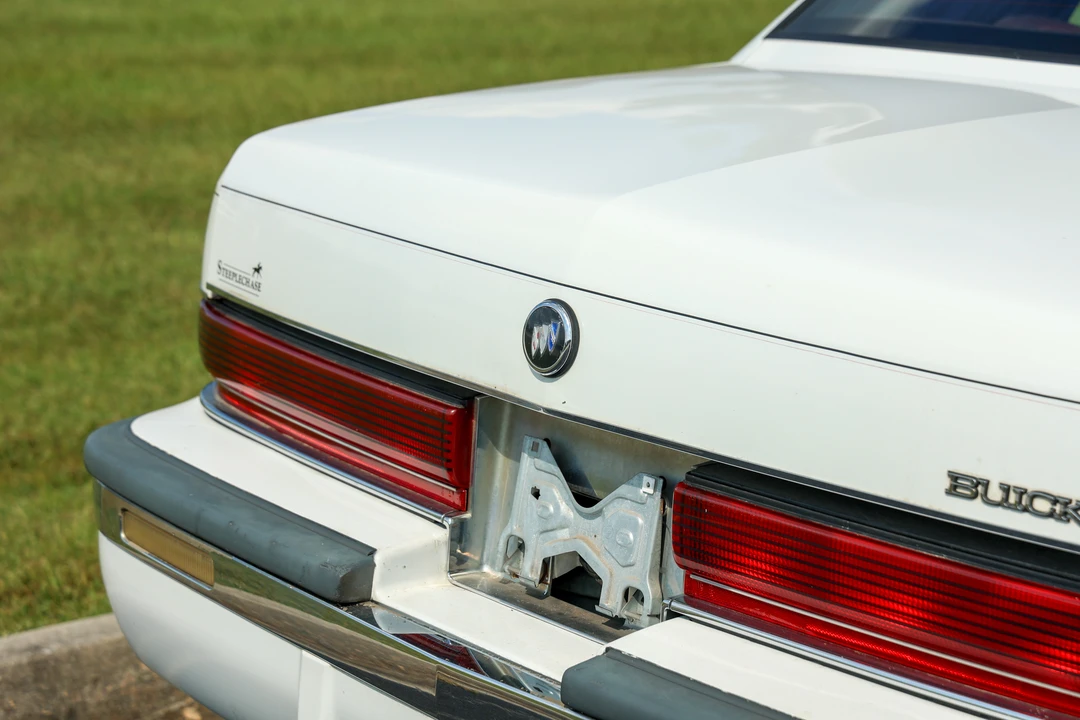 1995 Buick Roadmaster - Image 19 of 31