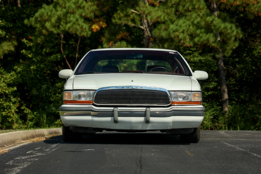 1995 Buick Roadmaster - Image 13 of 31