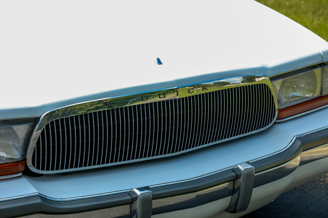 1995 Buick Roadmaster - Image 28 of 31