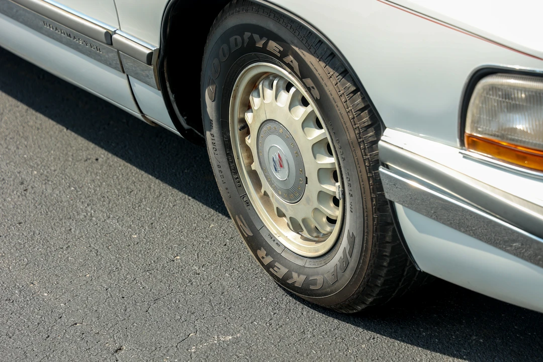 1995 Buick Roadmaster - Image 27 of 31