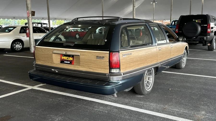 1995 Buick Roadmaster - Image 3 of 17