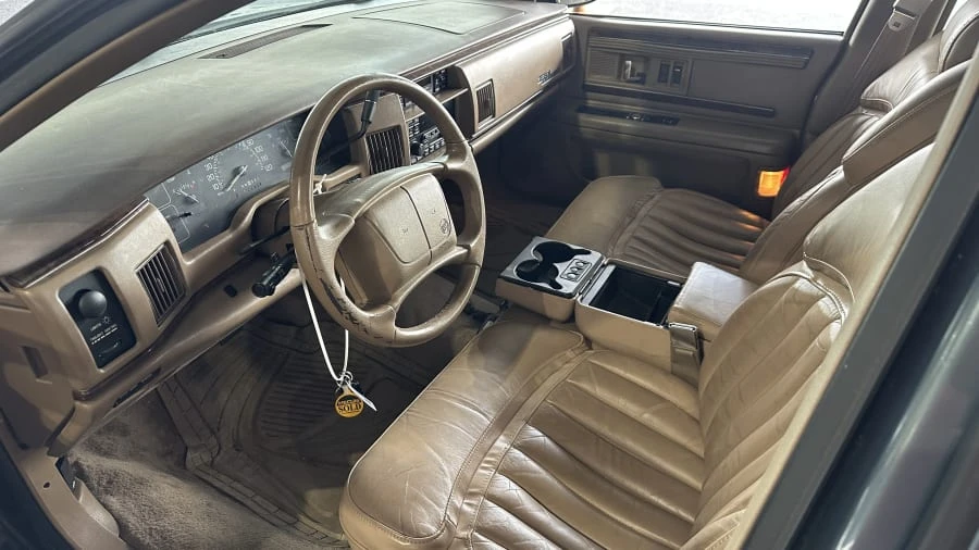 1995 Buick Roadmaster - Image 9 of 17