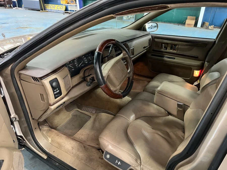 1995 Buick Roadmaster - Image 5 of 10