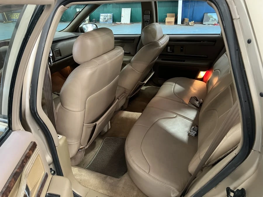 1995 Buick Roadmaster - Image 8 of 10