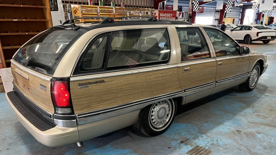 1995 Buick Roadmaster - Image 4 of 10