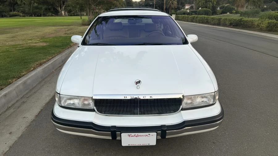 1995 Buick Roadmaster - Image 4 of 13
