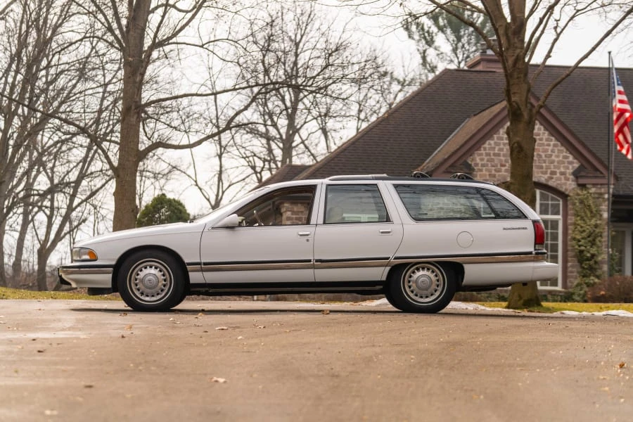 1995 Buick Roadmaster - Image 2 of 24