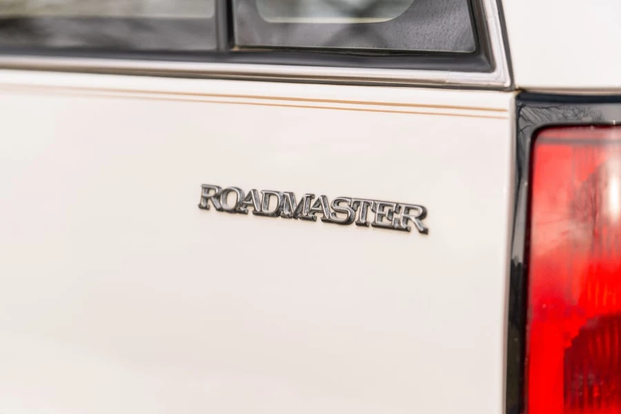 1995 Buick Roadmaster - Image 10 of 24