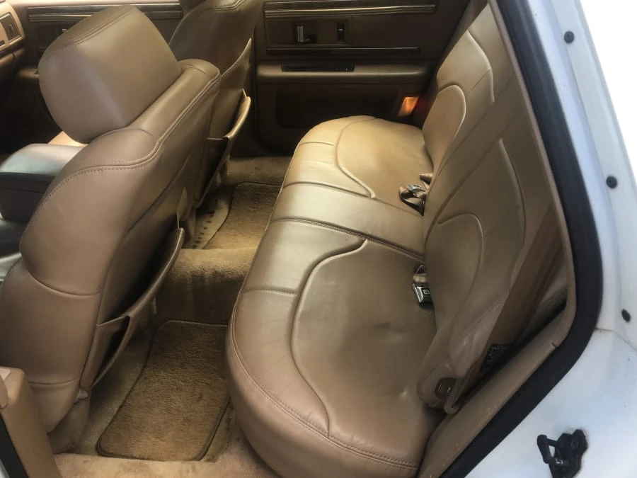 1995 Buick Roadmaster - Image 4 of 10