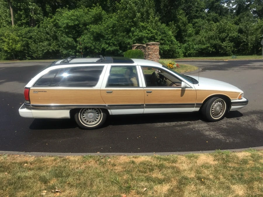1995 Buick Roadmaster - Image 2 of 10