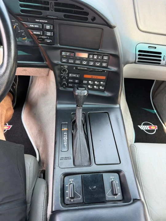 1995 Chevrolet Corvette C4 - Image 20 of 31