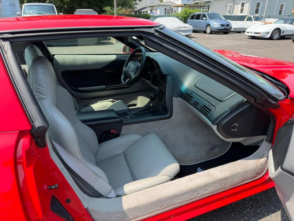 1995 Chevrolet Corvette C4 - Image 27 of 31