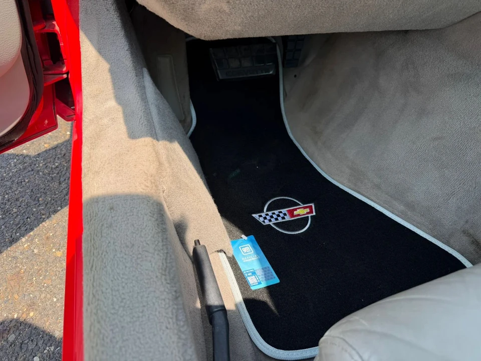 1995 Chevrolet Corvette C4 - Image 16 of 31