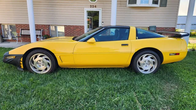 1995 Chevrolet Corvette Base Coupe