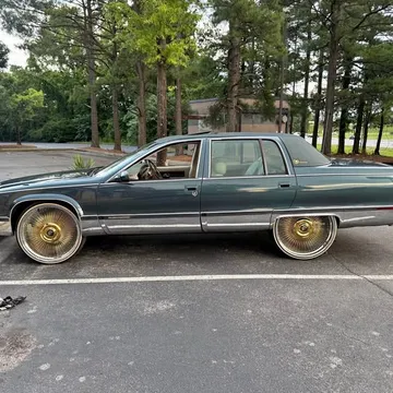 1995 Cadillac Brougham Sedan 4D