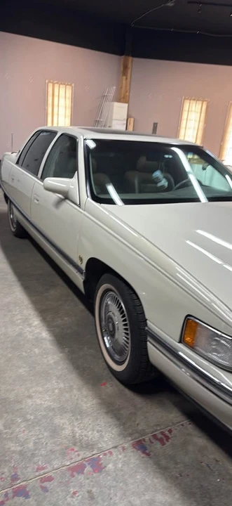 1995 Cadillac DeVille 7th Gen - Image 2 of 6