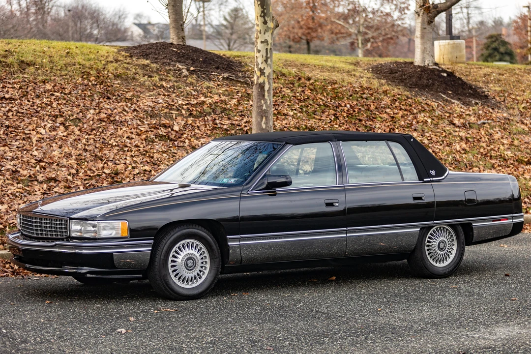 1995 Cadillac DeVille 8th Gen - Image 9 of 19