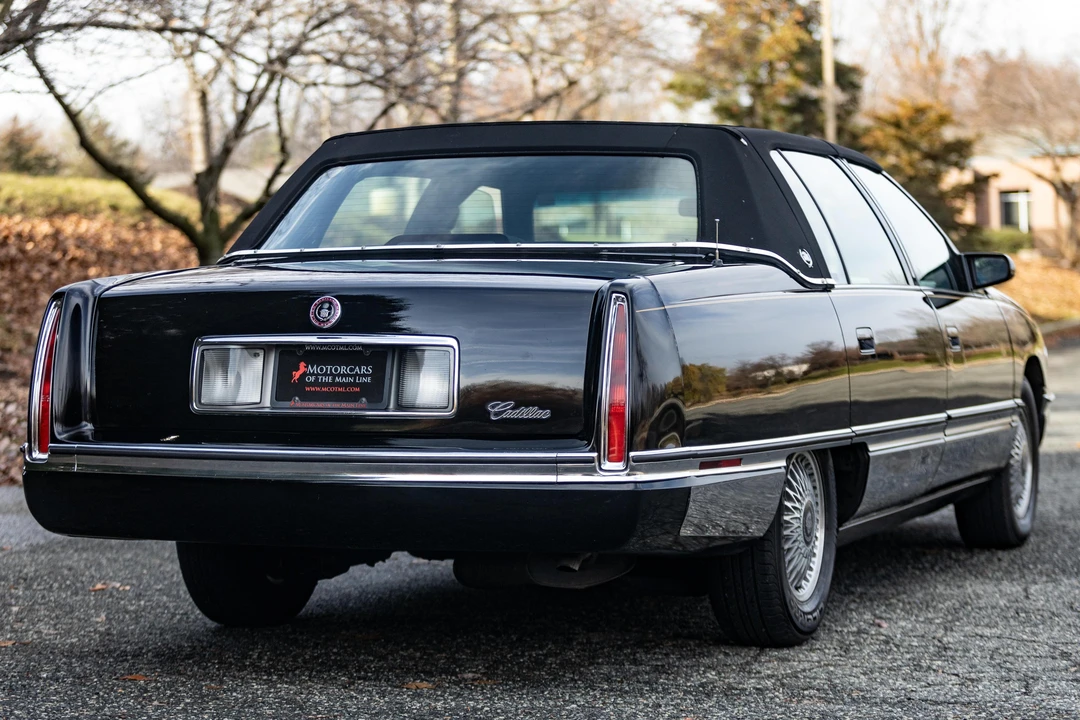 1995 Cadillac DeVille 8th Gen - Image 4 of 19