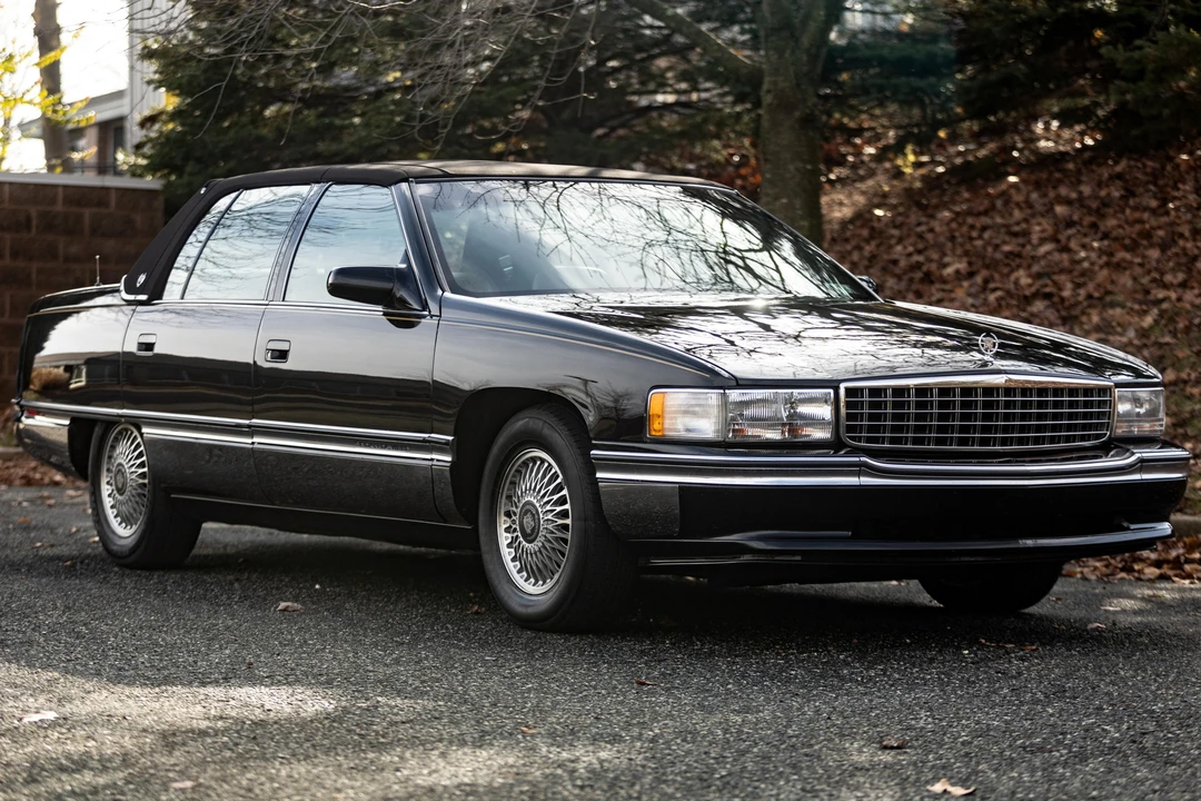 1995 Cadillac DeVille 8th Gen - Image 18 of 19