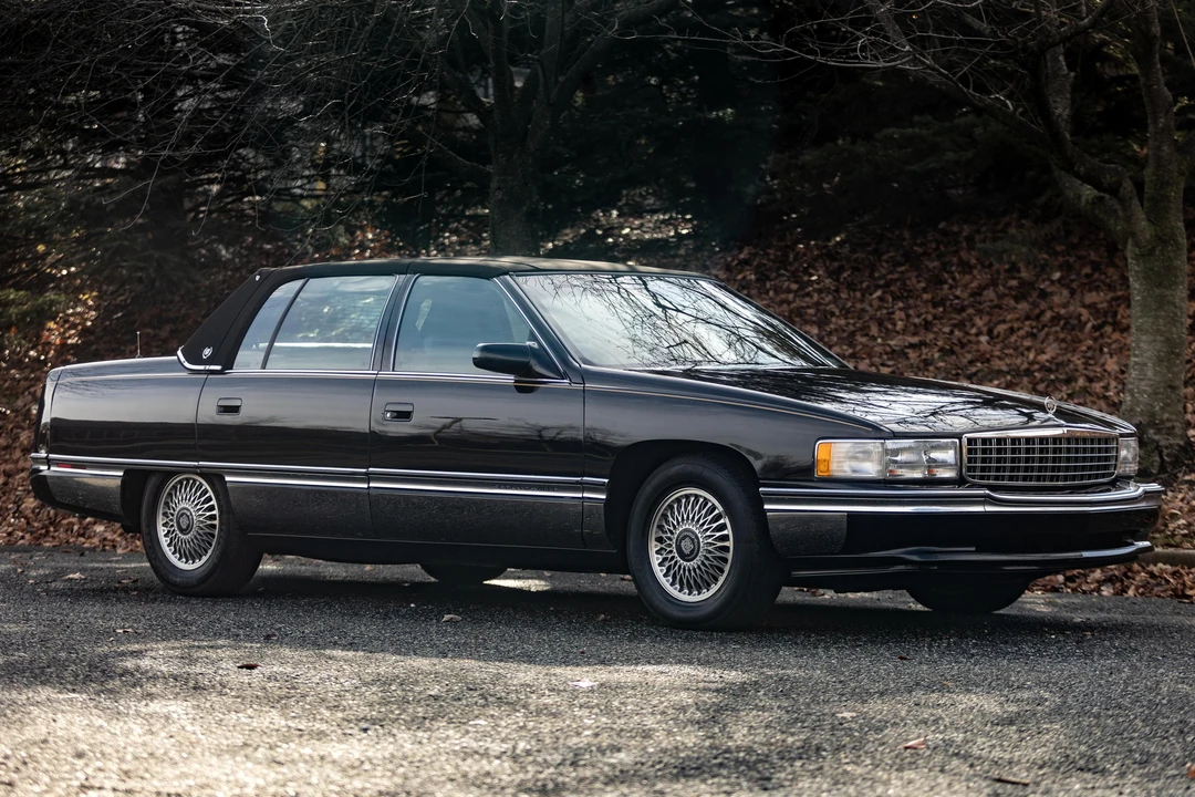 1995 Cadillac DeVille 8th Gen - Image 16 of 19