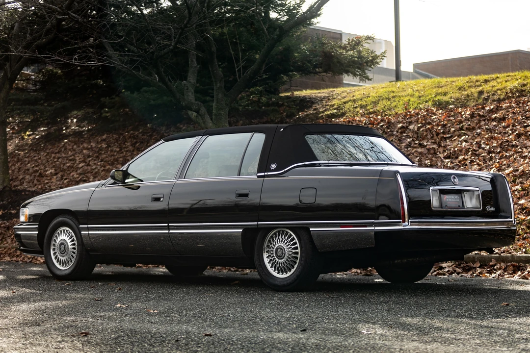 1995 Cadillac DeVille 8th Gen - Image 12 of 19