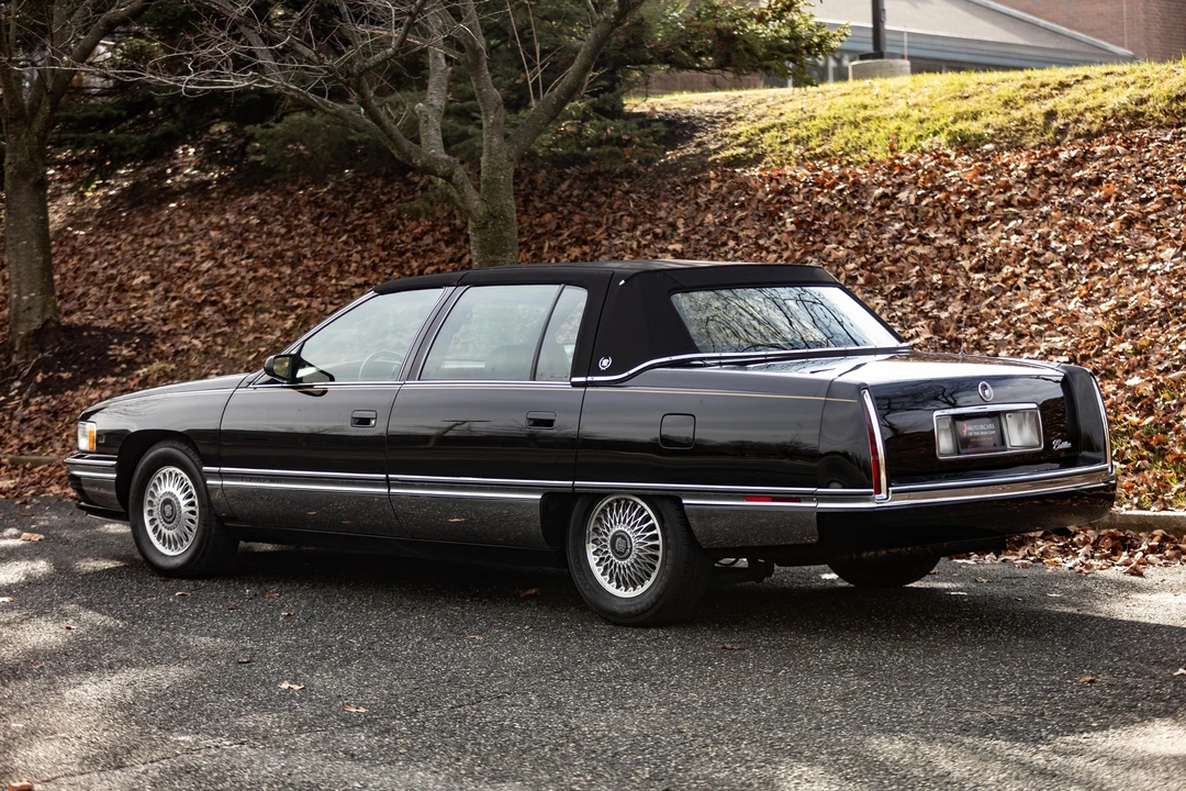1995 Cadillac DeVille 8th Gen - Image 11 of 19