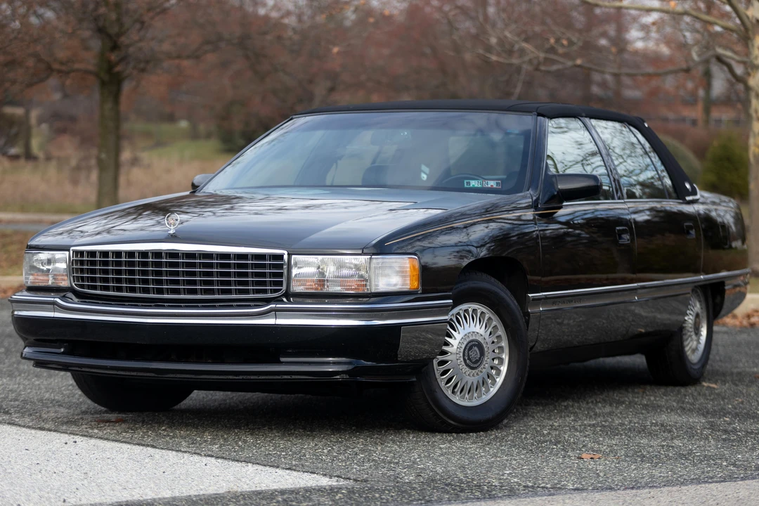 1995 Cadillac DeVille 8th Gen - Image 8 of 19