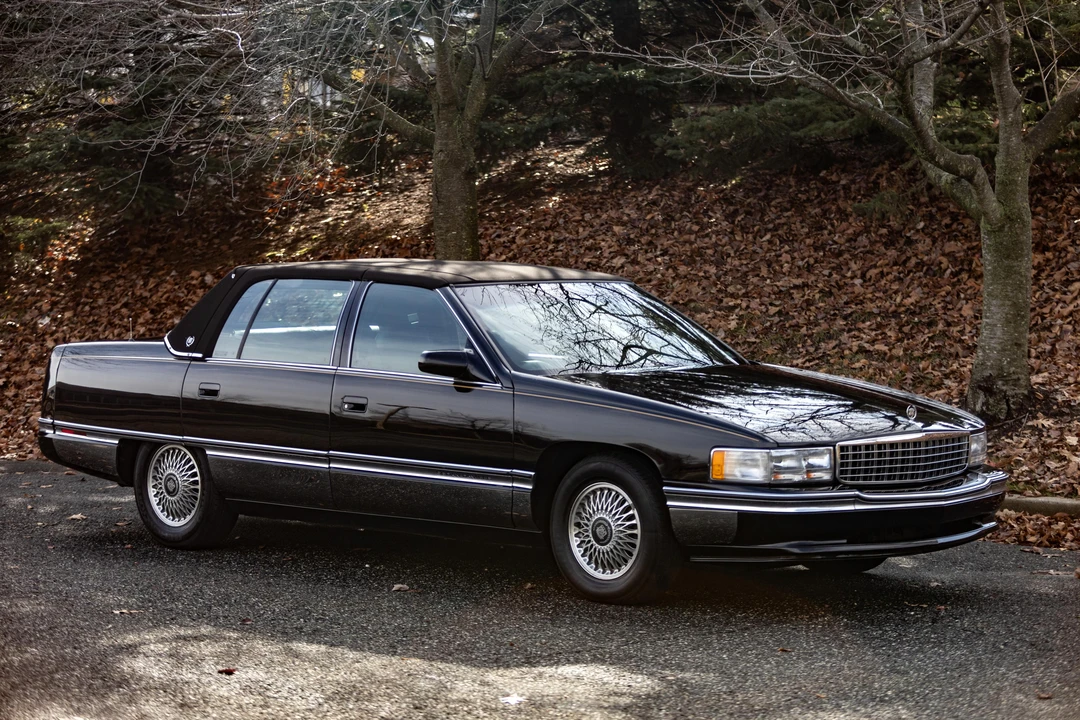1995 Cadillac DeVille 8th Gen - Image 17 of 19