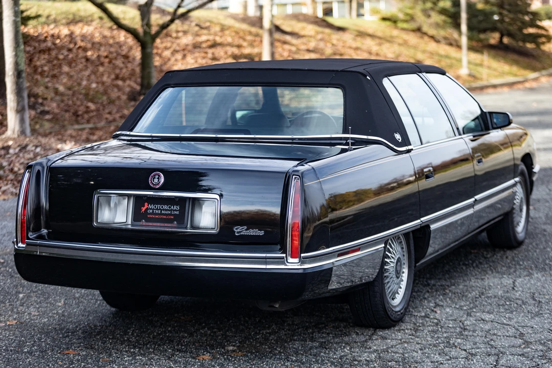 1995 Cadillac DeVille 8th Gen - Image 14 of 19
